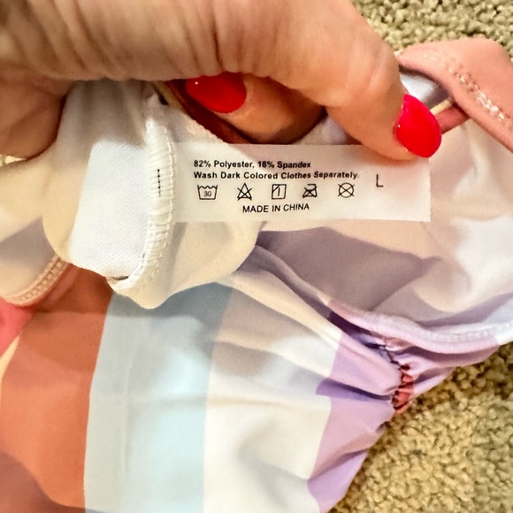 SHEIN Two Piece Scalloped Bikini - Picture 4 of 5